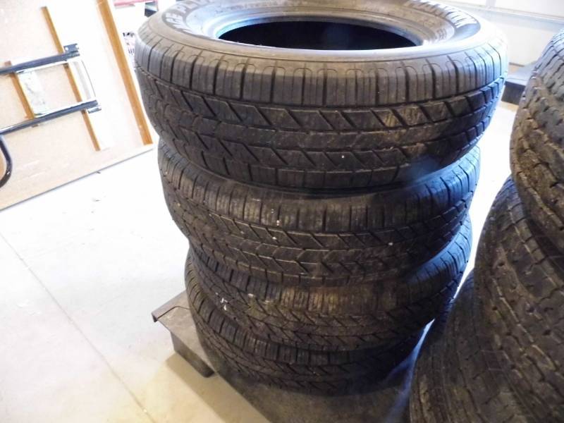 lot 14 image: 4 Hankook Tires