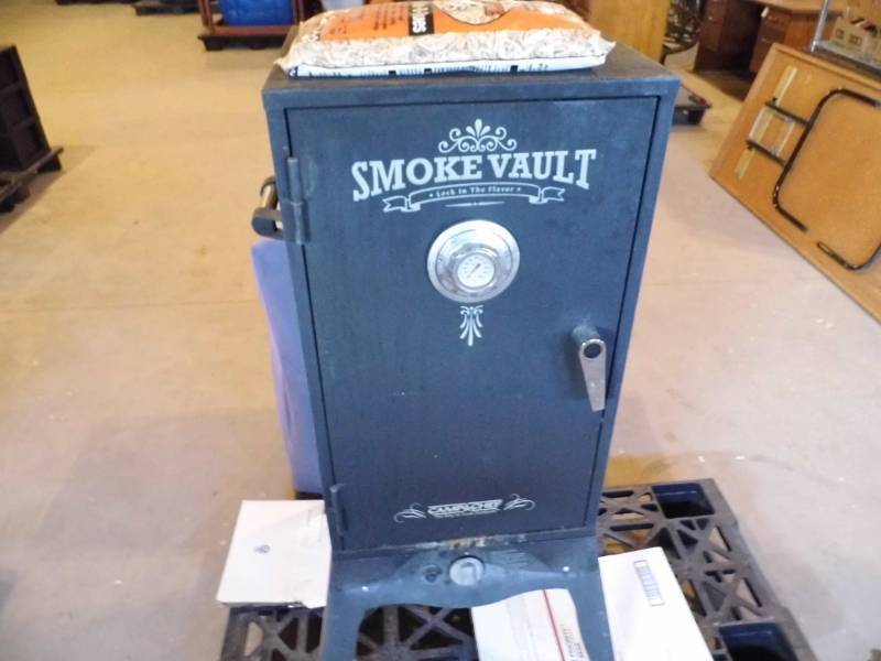 lot 22 image: Smoker