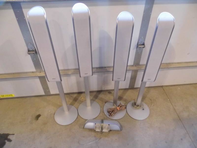 lot 32 image: Speakers