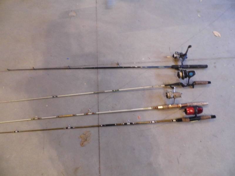 lot 37 image: 4 Fishing Rods