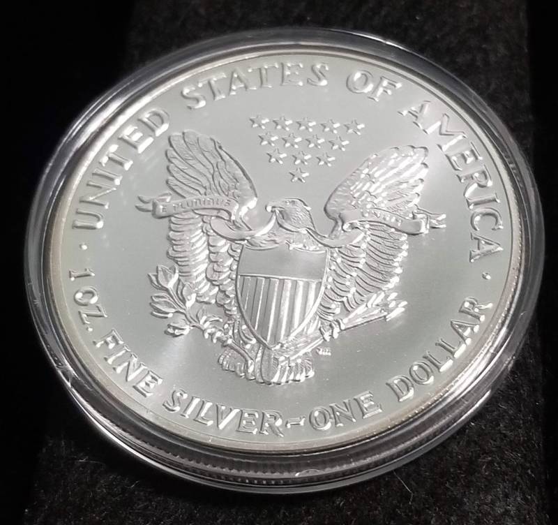 1992 AMERICAN SILVER EAGLE 1 TROY OZ. .999 FINE SILVER IN AIRTITE