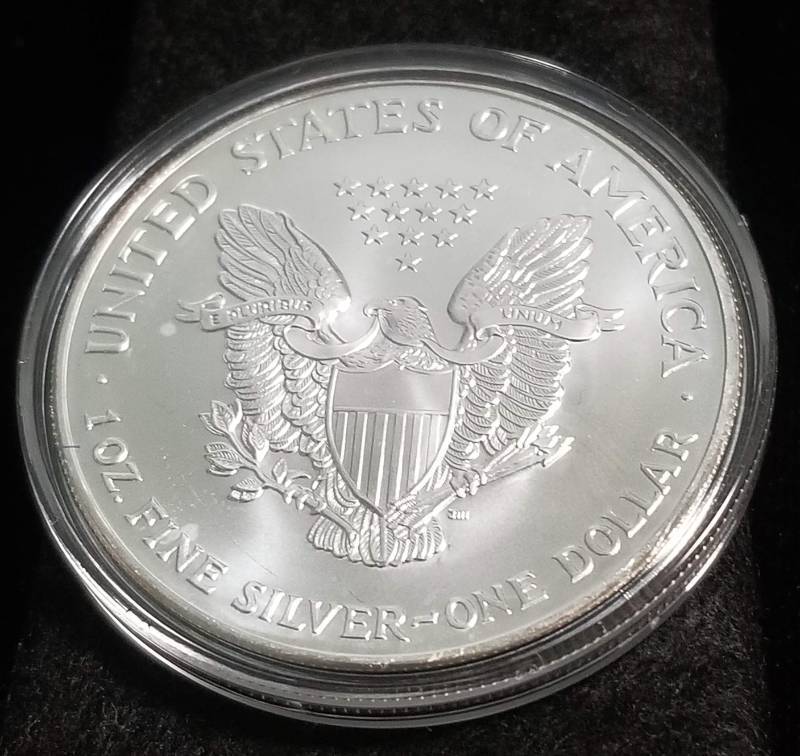 2002 AMERICAN SILVER EAGLE 1 TROY OZ. .999 FINE SILVER IN AIRTITE