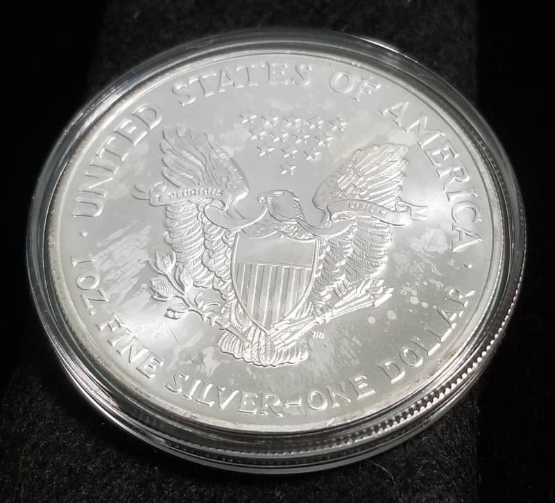 2004 AMERICAN SILVER EAGLE 1 TROY OZ. .999 FINE SILVER IN AIRTITE