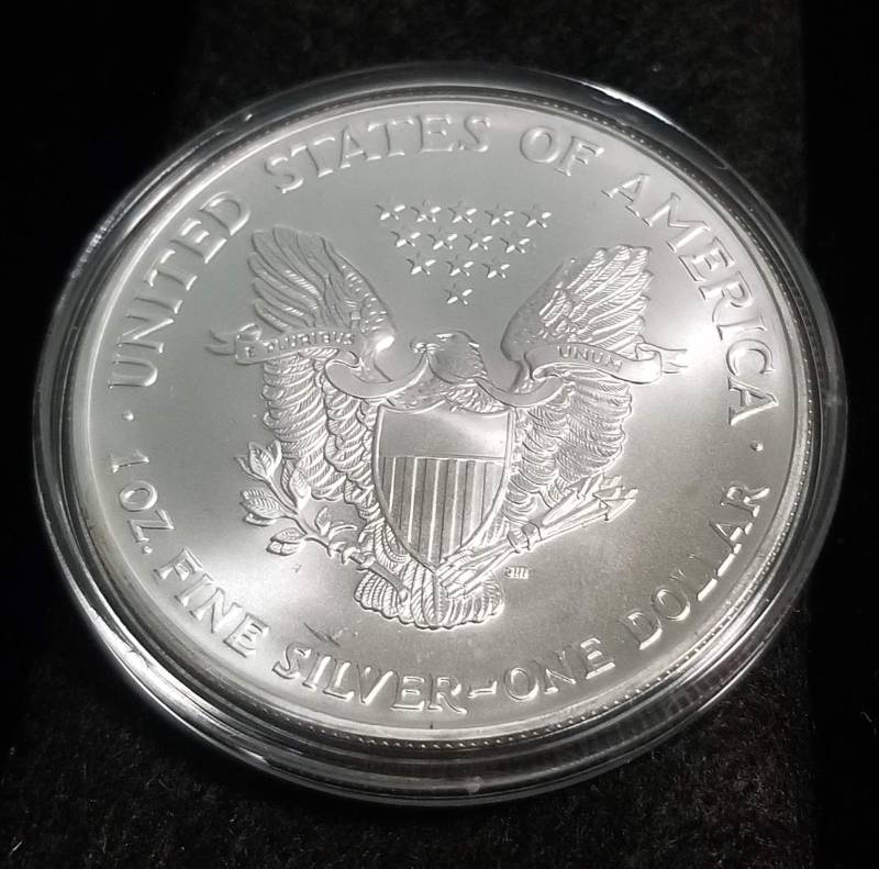 2005 AMERICAN SILVER EAGLE 1 TROY OZ. .999 FINE SILVER IN AIRTITE