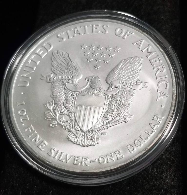 2006 AMERICAN SILVER EAGLE 1 TROY OZ. .999 FINE SILVER IN AIRTITE