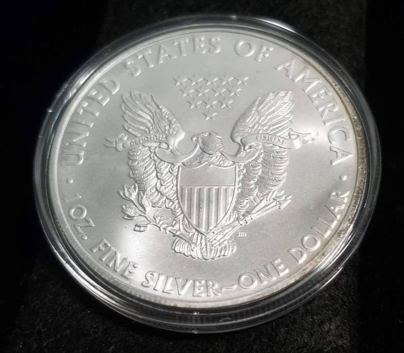 2009 AMERICAN SILVER EAGLE 1 TROY OZ. .999 FINE SILVER IN AIRTITE