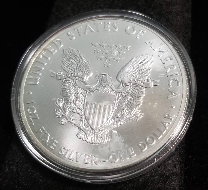 2011 AMERICAN SILVER EAGLE 1 TROY OZ. .999 FINE SILVER IN AIRTITE