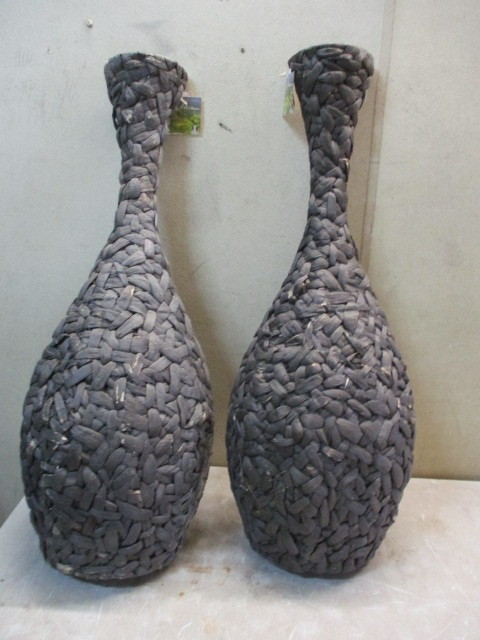 lot 13 image: Basket Style Wall hangings