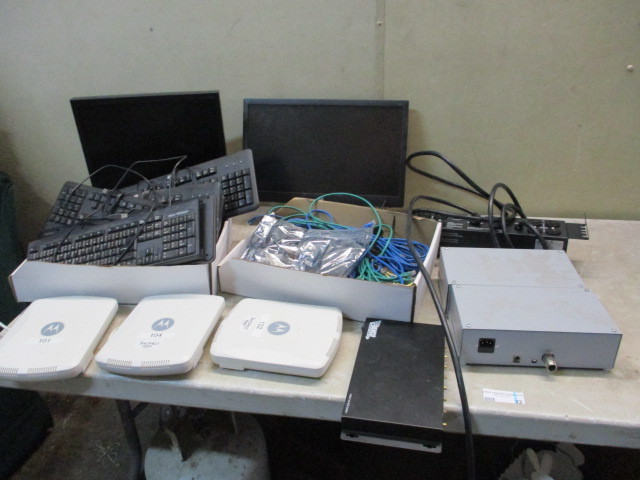 lot 22 image: Misc Electronics Lot
