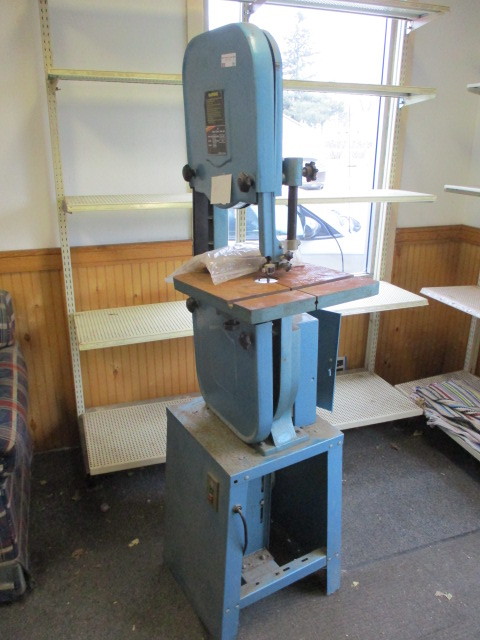 lot 31 image: Menards Wood Bandsaw