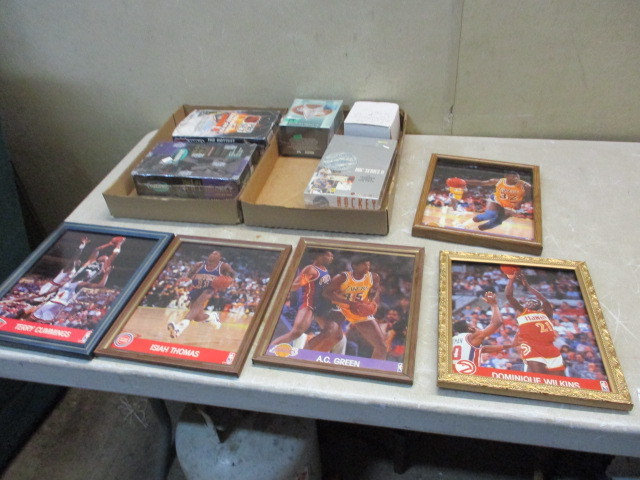 lot 42 image: Collector Cards and Sports Pictures