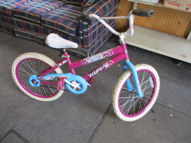 lot 54 image: Huffy Sea Star Bike
