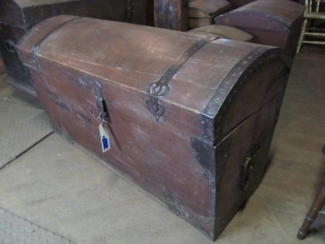 lot 10 image: Early Antique Dome Top Immigrant Trunk