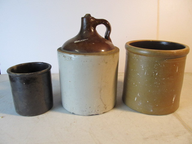 lot 22 image: Antique Stoneware Crocks & Jug