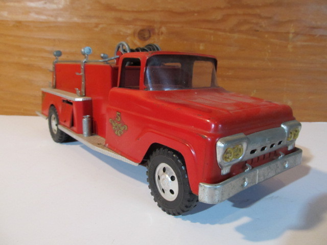 lot 174 image: Vintage 1950s TONKA Fire Truck