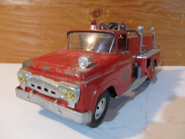 lot 175 image: Vintage 1950s TONKA Fire Truck
