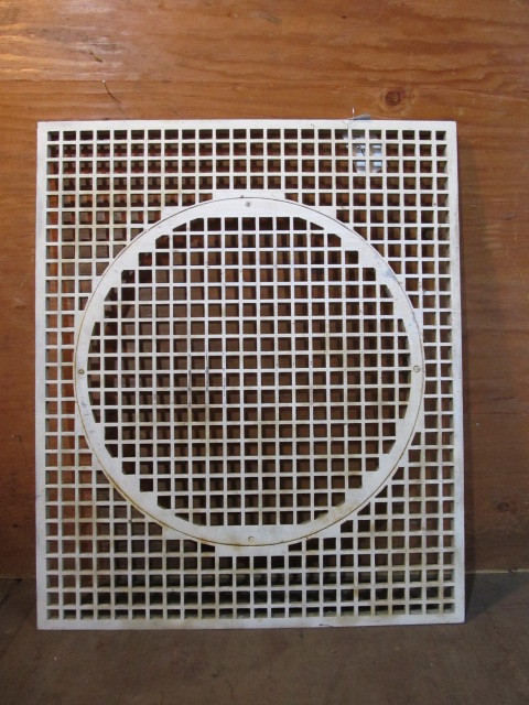 lot 183 image: Large Antique Industrial Cast Iron Floor Grate 