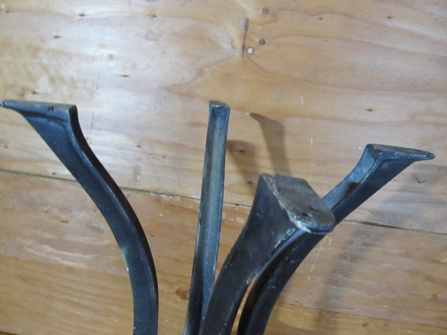 lot 195 image: Large Original Antique Industrial Cast Iron Table Base