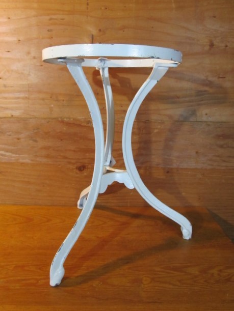 lot 196 image: Large Original Antique Industrial Painted Cast Iron Table Base - White