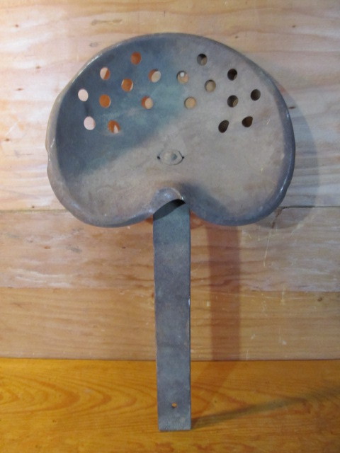 lot 197 image: Large Antique Iron Tractor Seat