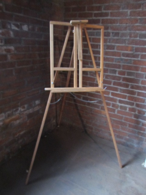 lot 48 image: Adjustable Height Floor Standing Art Easel