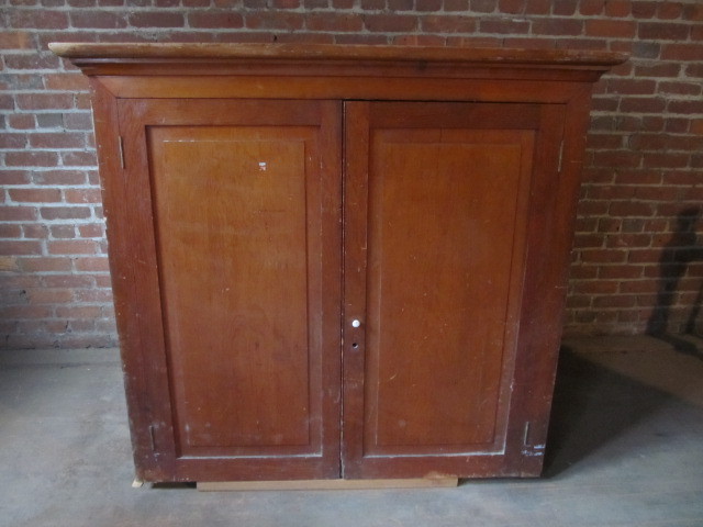 lot 49 image: Antique Wooden 2 Door Cabinet