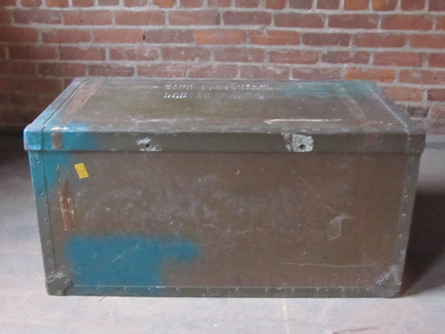 lot 51 image: Vintage Green Metal Lined Military Foot Locker Trunk