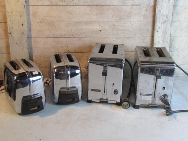 lot 60 image: Group of Vintage Deco Chrome Mid Century Toasters