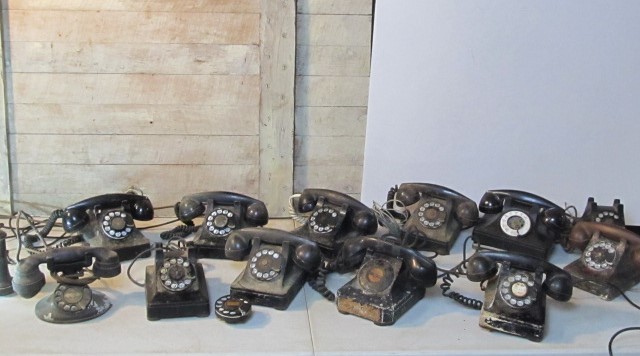lot 62 image: LARGE Lot of Vintage 1920s-30s Rotary Dial Telephones (AS IS)