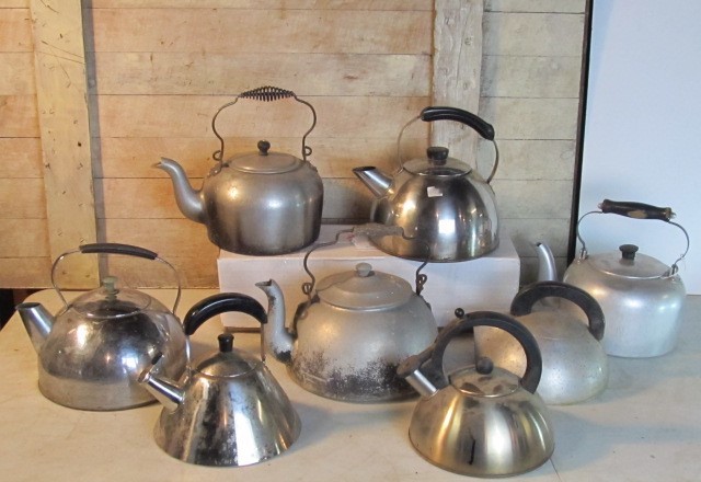 lot 68 image: Collection of Vintage & Mid Century Tea Kettles