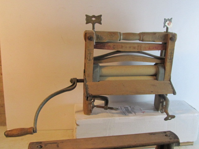 lot 71 image: 2 Primitive Antique Wringer Washers