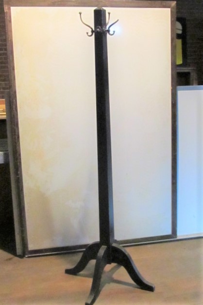 lot 75 image: Antique Wooden Floor Standing CoatHat Rack