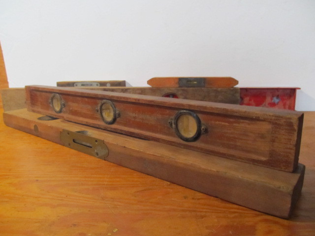 lot 234 image: Lot of 5 Vintage & Antique Levels