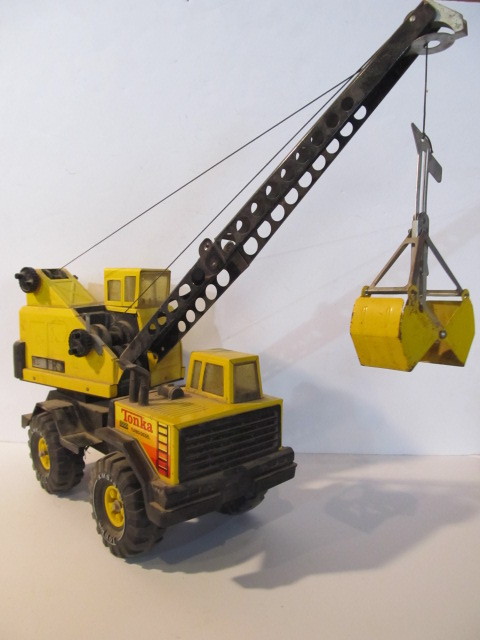 lot 235 image: Nice Large Vintage Metal Mighty Tonka Turbo-Diesel Crane Truck