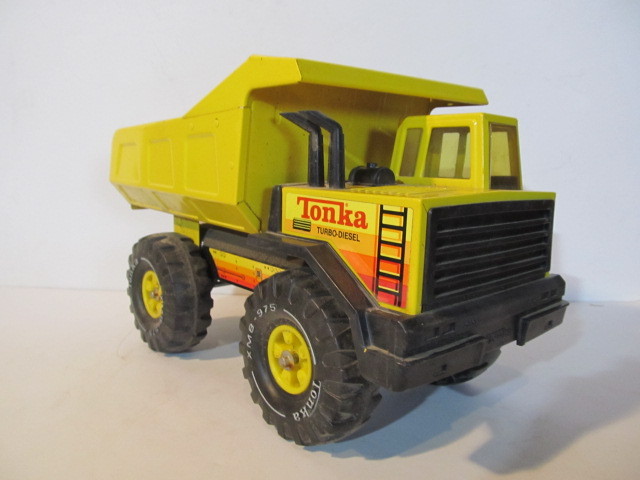 lot 238 image: Nice Large Vintage Metal Mighty Tonka Turbo-Diesel Dump Truck