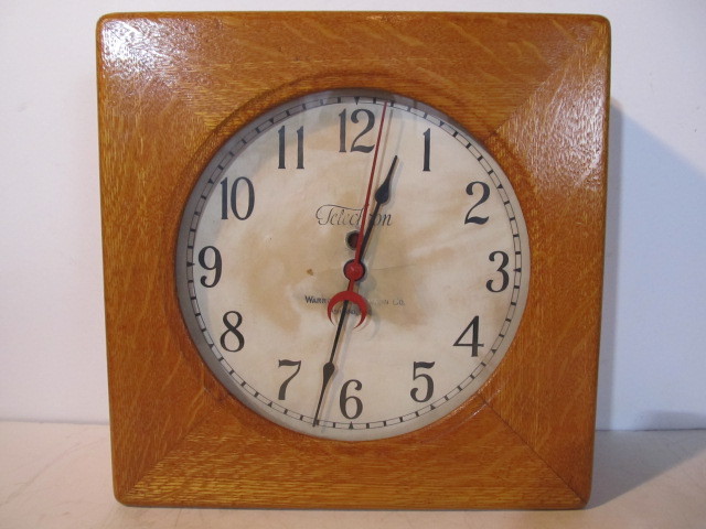 lot 243 image: Large Vintage WARREN TELECHRON COMPANY Quarter Sawn Oak School Clock