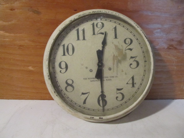 lot 247 image: Large Vintage 1930s Era Industrial Metal Wall Clock