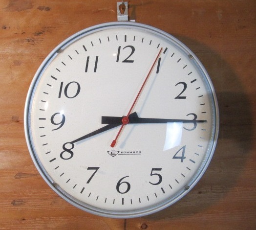 lot 250 image: Vintage Industrial EDWARDS Robertshaw Controls Company LUX Bubble Glass Metal Wall Clock