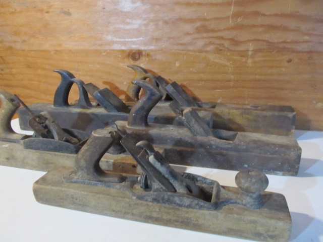 lot 254 image: Lot of 5 Antique Woodworking Planes