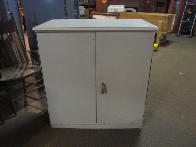lot 265 image: Metal 2 Door Industrial Cabinet