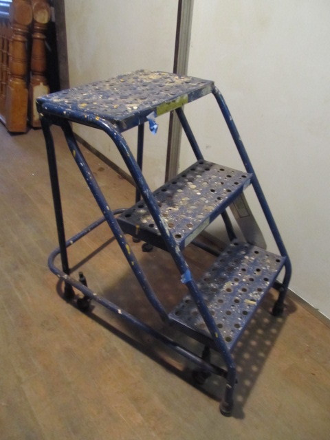 lot 269 image: Rolling Steel LOUISVILLE Warehouse Step Ladder