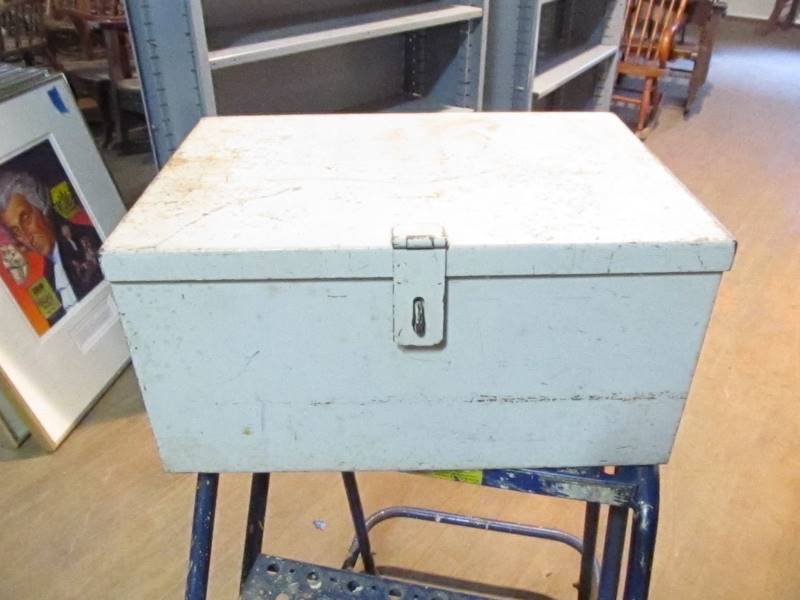 lot 270 image: Vintage Heavy Duty Steel Lock Box