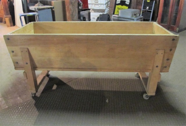 lot 275 image: LARGE Primitive Antique Feeding Trough - On Wheels