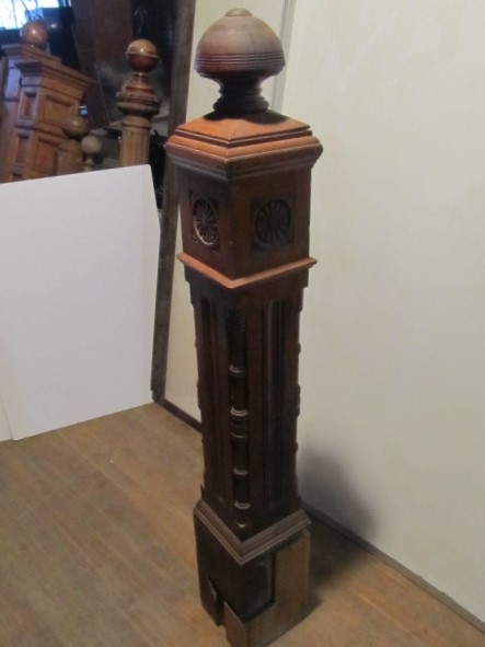 lot 276 image: Large Antique Architectural Newel Post