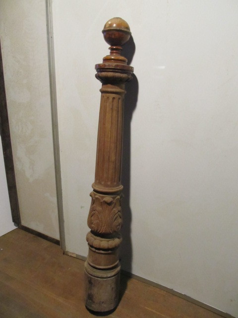 lot 278 image: Large Antique Architectural Newel Post
