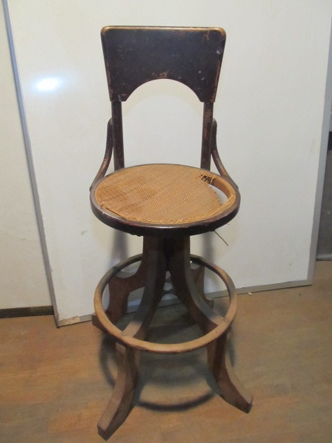 lot 327 image: Vintage 1930s BELL SYSTEM Switchboard Operators Swivel Stool Chair