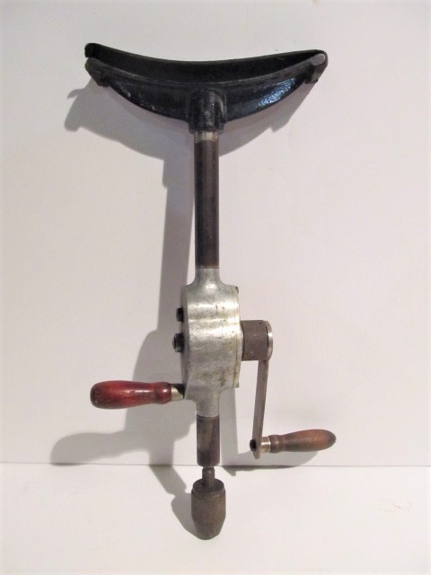lot 285 image: Large Antique GOODELL-PRATT Company Chest Brace Bit Drill