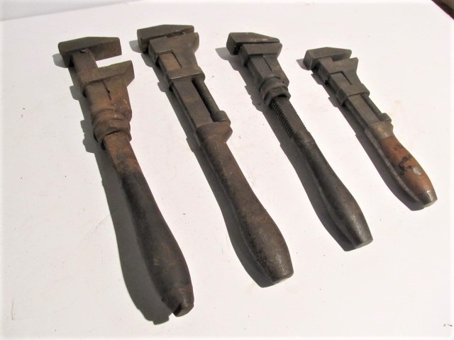 lot 292 image: Lot of 4 Large Antique BEMIS & CALL Pipe Wrenches