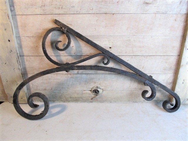lot 38 image: Large Antique Scrolled Wrought Iron Bracket Hanger