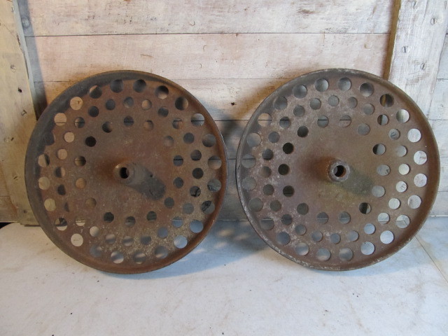 lot 44 image: Pair of Antique Cast Iron Wheels